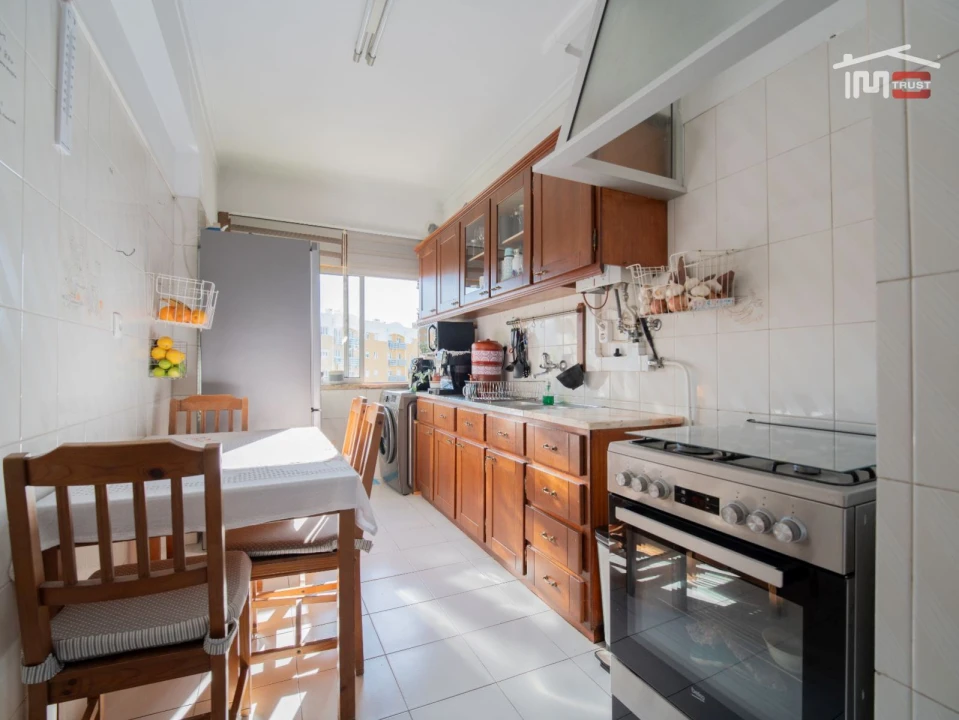 Apartamento T2 para Venda em Queluz e Belas Foto 5