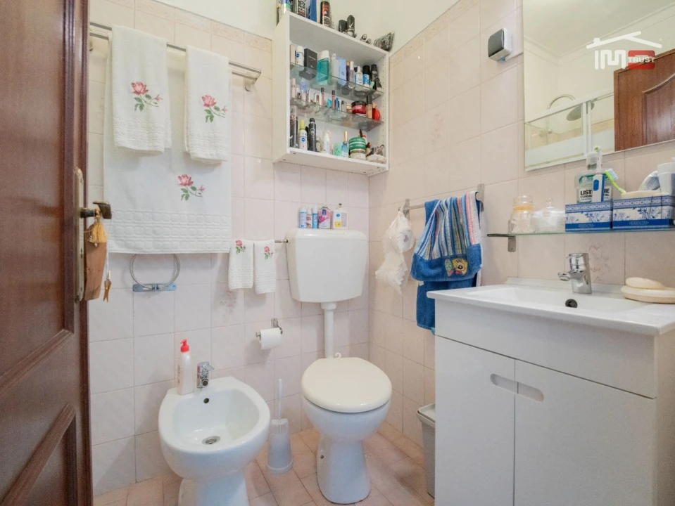 Apartamento T2 para Venda em Queluz e Belas Foto 21