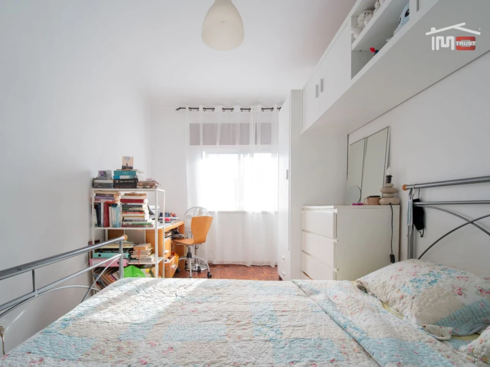 Apartamento T2 para Venda em Queluz e Belas Foto 25