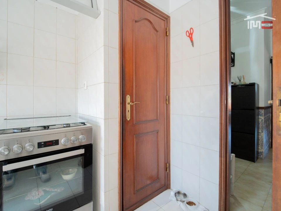 Apartamento T2 para Venda em Queluz e Belas Foto 32