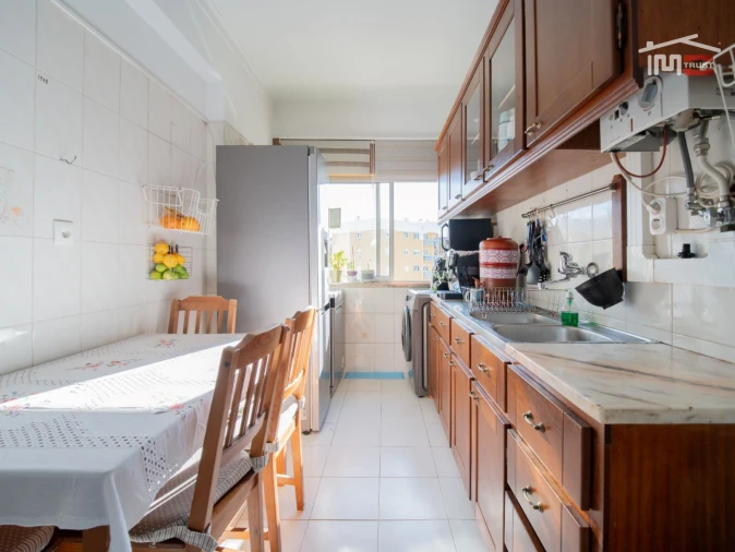 Apartamento T2 para Venda em Queluz e Belas Foto 4