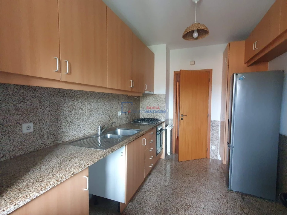 Apartamento T3 para Venda em Oliveira do Douro Foto 6