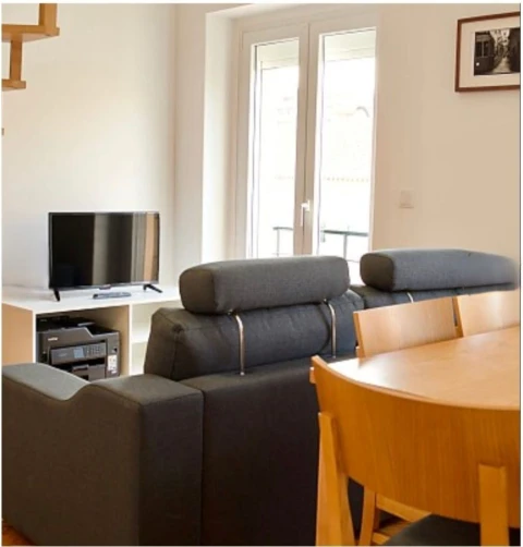 Quarto para Arrendamento em Alvalade