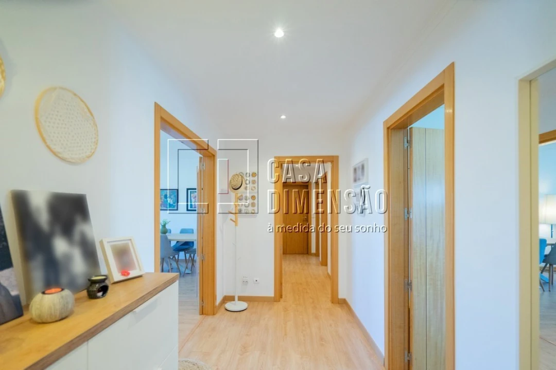 Apartamento T3 para Venda em Carnaxide e Queijas Foto 2