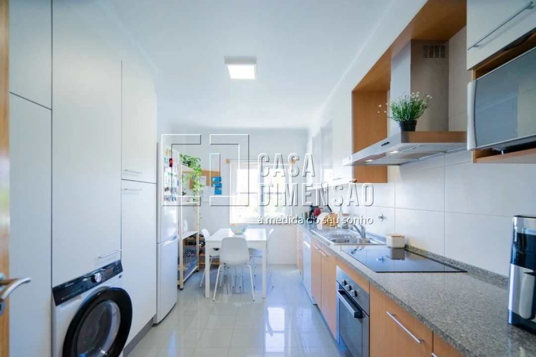Apartamento T3 para Venda em Carnaxide e Queijas Foto 21