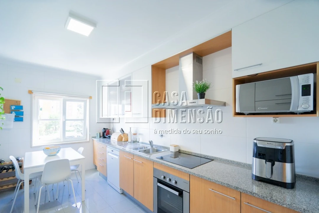 Apartamento T3 para Venda em Carnaxide e Queijas Foto 22