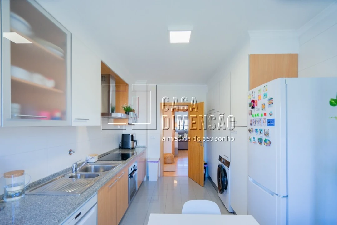 Apartamento T3 para Venda em Carnaxide e Queijas Foto 23
