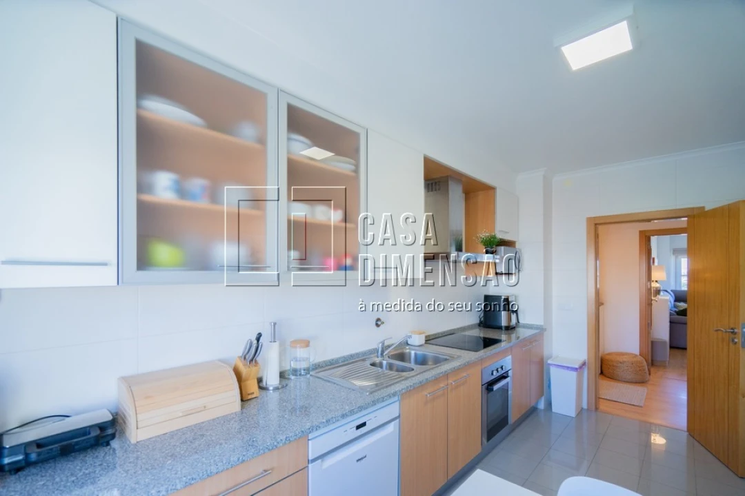 Apartamento T3 para Venda em Carnaxide e Queijas Foto 25