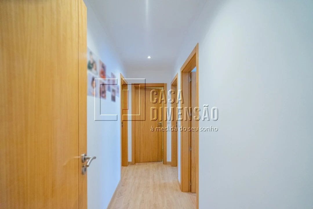 Apartamento T3 para Venda em Carnaxide e Queijas Foto 27