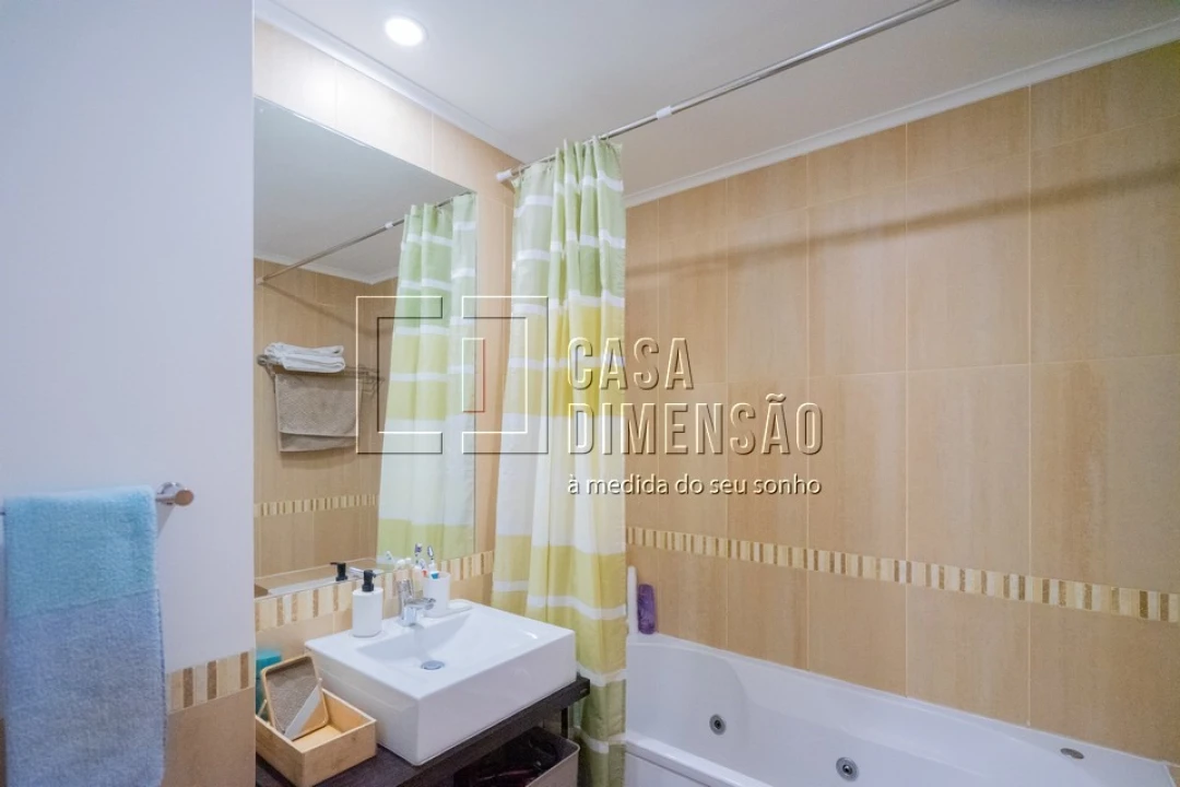 Apartamento T3 para Venda em Carnaxide e Queijas Foto 37