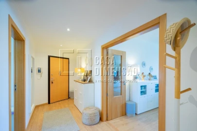 Apartamento T3 para Venda em Carnaxide e Queijas