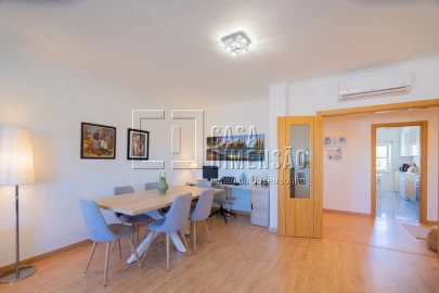 Apartamento T3 para Venda em Carnaxide e Queijas