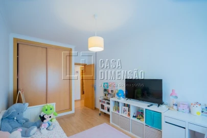 Apartamento T3 para Venda em Carnaxide e Queijas