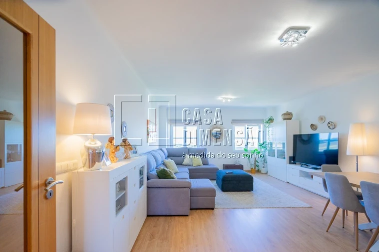 Apartamento T3 para Venda em Carnaxide e Queijas Foto 7