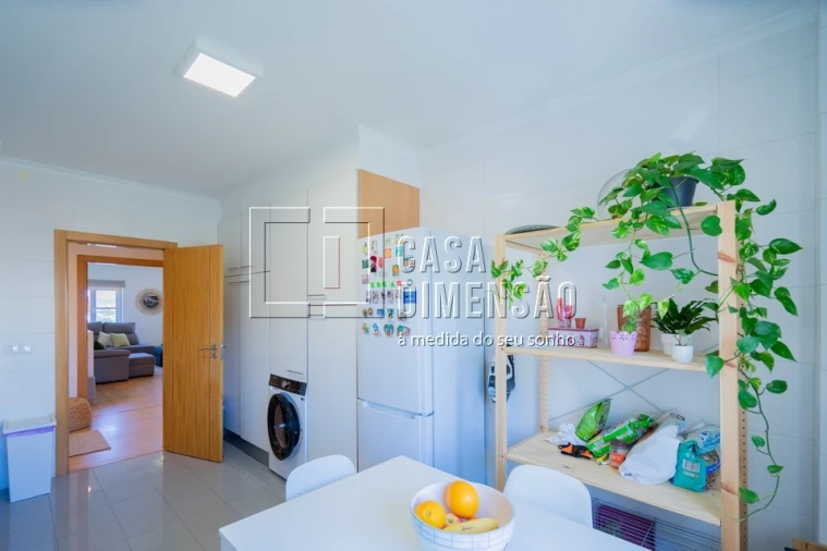 Apartamento T3 para Venda em Carnaxide e Queijas Foto 24