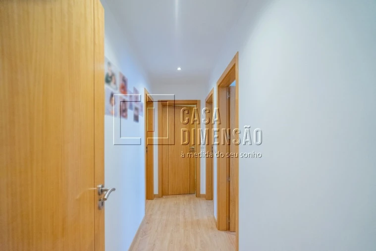 Apartamento T3 para Venda em Carnaxide e Queijas Foto 27