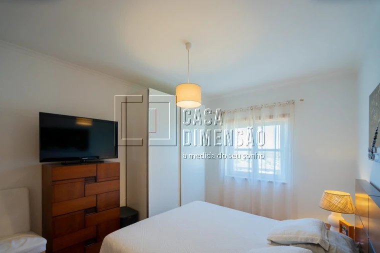 Apartamento T3 para Venda em Carnaxide e Queijas Foto 31