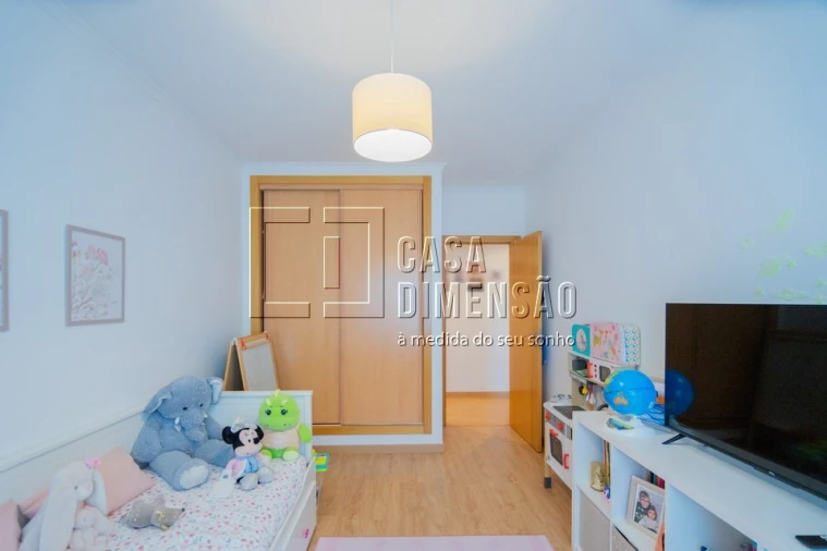 Apartamento T3 para Venda em Carnaxide e Queijas Foto 43