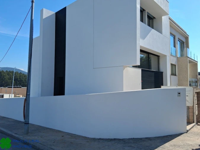 Moradia T3 para Venda em Fânzeres e São Pedro da Cova Foto 3