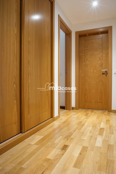 Apartamento T3 para Venda em Tamengos, Aguim e Óis do Bairro