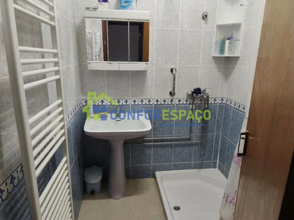 Moradia T5 para Venda em Alcains Foto 14
