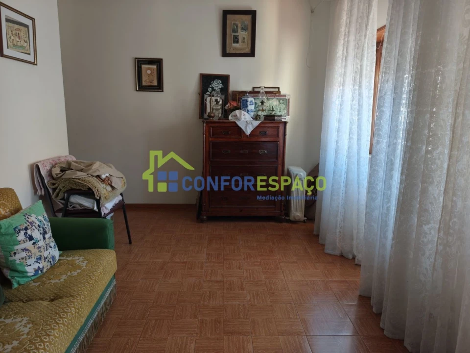 Moradia T5 para Venda em Alcains Foto 17