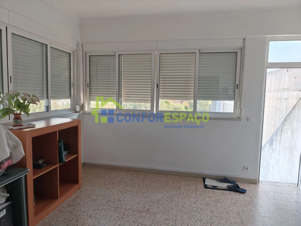Moradia T5 para Venda em Alcains Foto 3