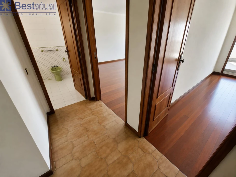 Apartamento T4 para Venda em Paranhos Foto 24