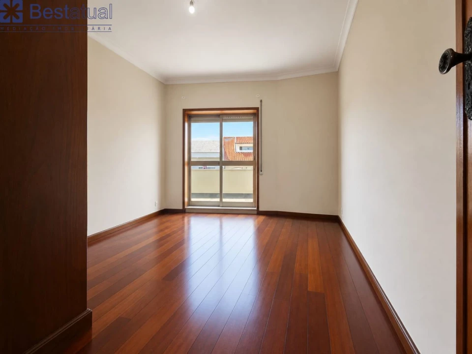Apartamento T4 para Venda em Paranhos Foto 18