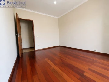 Apartamento T4 para Venda em Paranhos