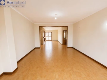 Apartamento T4 para Venda em Paranhos