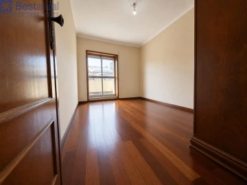 Apartamento T4 para Venda em Paranhos