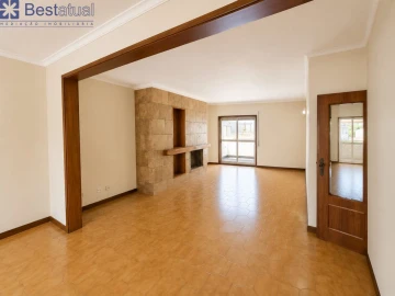 Apartamento T4 para Venda em Paranhos