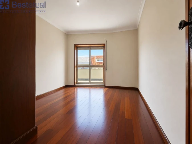 Apartamento T4 para Venda em Paranhos Foto 18