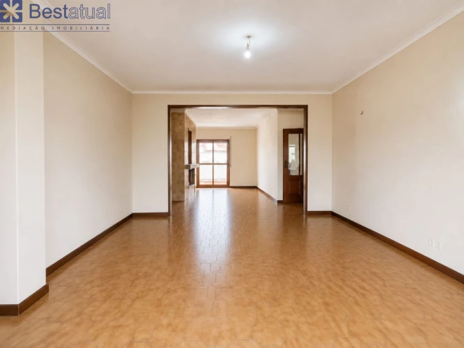 Apartamento T4 para Venda em Paranhos Foto 4