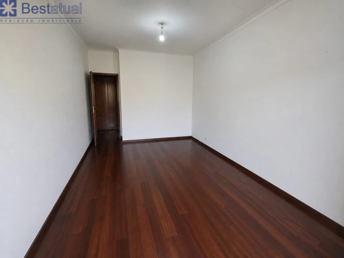 Apartamento T4 para Venda em Paranhos Foto 25