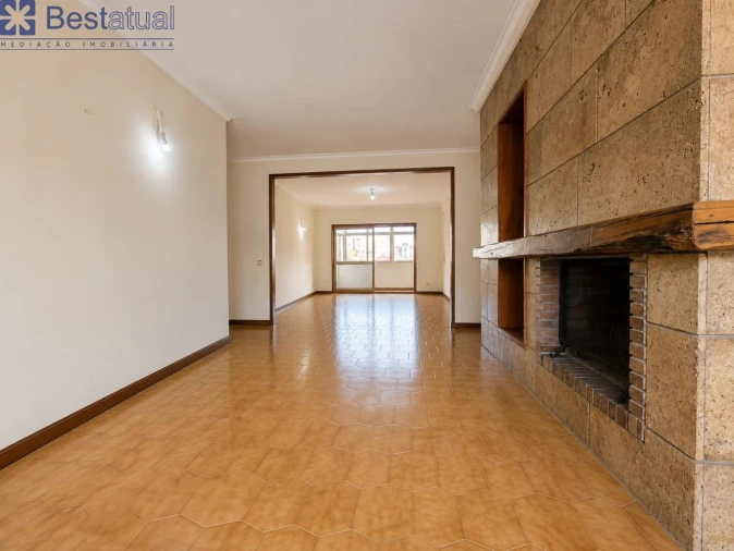 Apartamento T4 para Venda em Paranhos Foto 3
