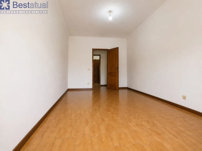 Apartamento T4 para Venda em Paranhos Foto 14