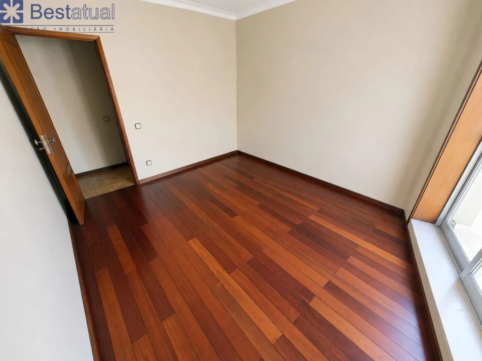 Apartamento T4 para Venda em Paranhos Foto 17