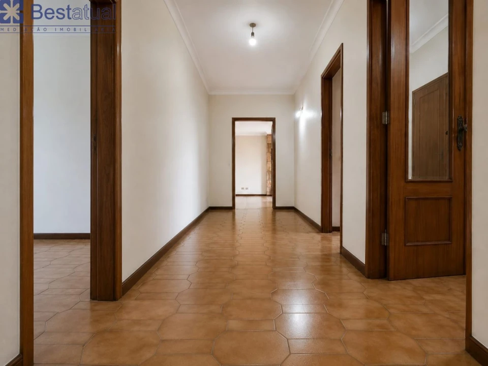 Apartamento T4 para Venda em Paranhos Foto 16
