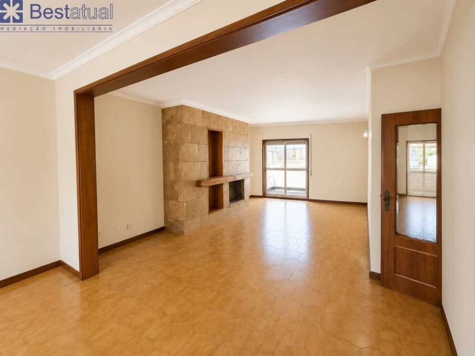 Apartamento T4 para Venda em Paranhos Foto 1