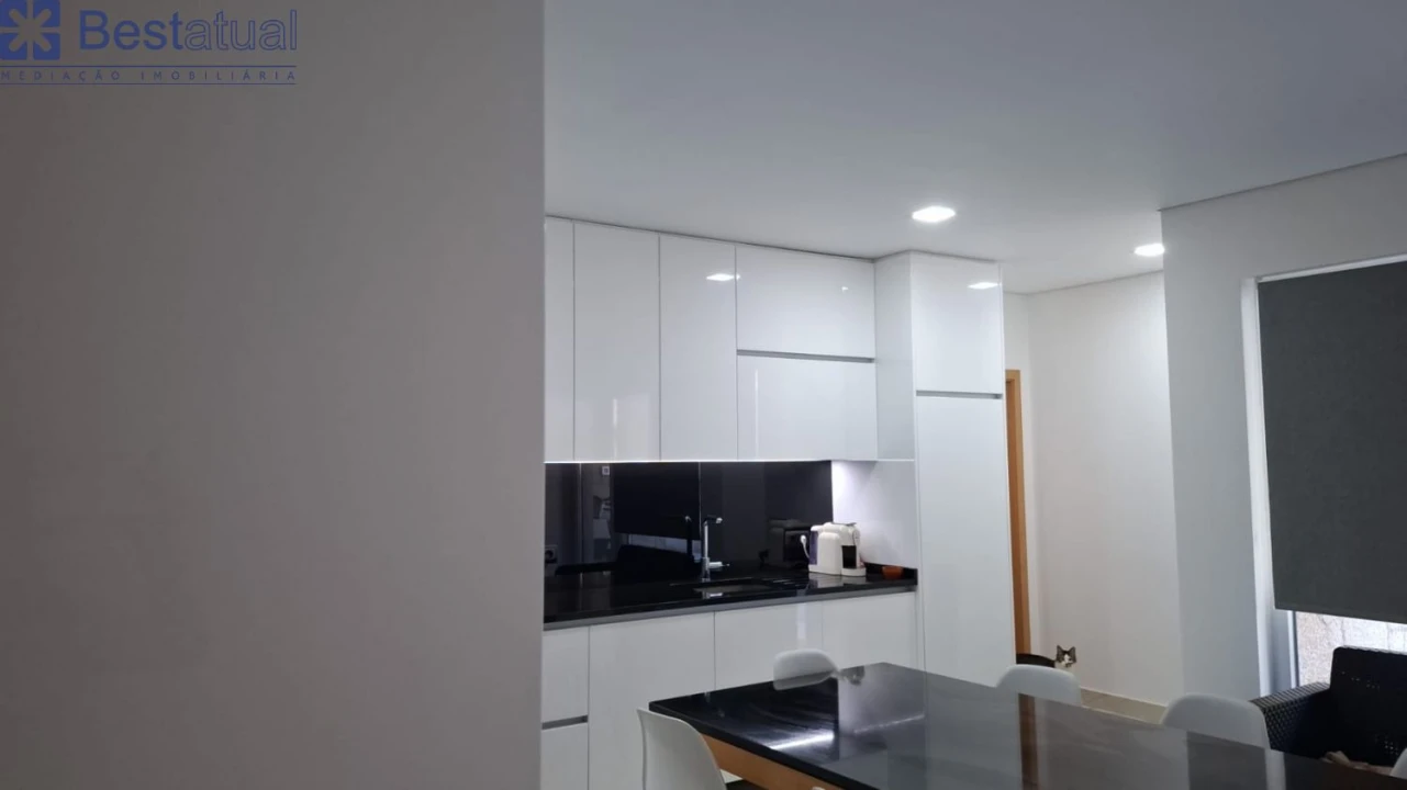 Moradia T3 para Venda em Rio Mau e Arcos Foto 5
