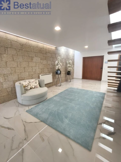 Moradia T3 para Venda em Rio Mau e Arcos