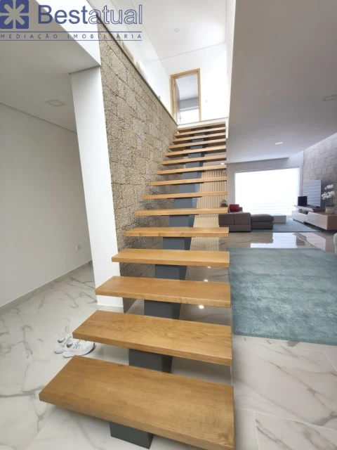 Moradia T3 para Venda em Rio Mau e Arcos