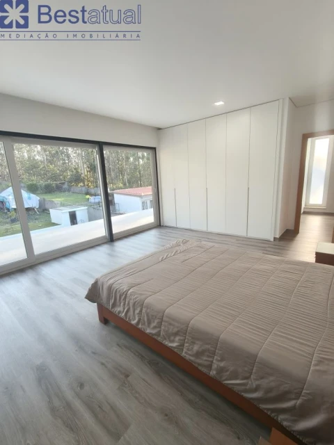 Moradia T3 para Venda em Rio Mau e Arcos