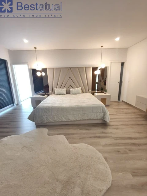 Moradia T3 para Venda em Rio Mau e Arcos