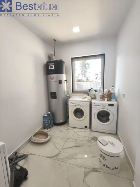 Moradia T3 para Venda em Rio Mau e Arcos