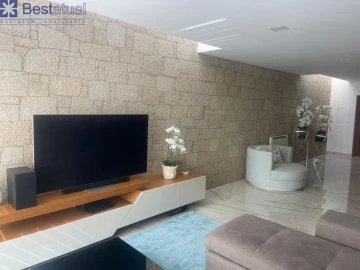 Moradia T3 para Venda em Rio Mau e Arcos