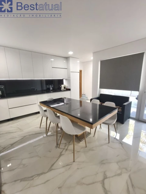 Moradia T3 para Venda em Rio Mau e Arcos