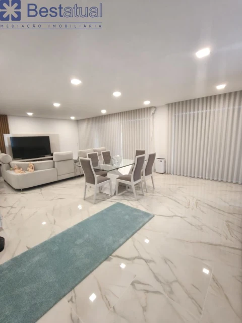 Moradia T3 para Venda em Rio Mau e Arcos